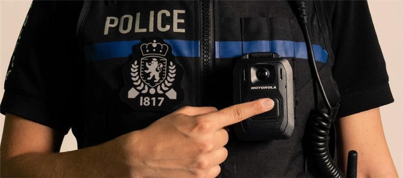 Die Motorola-V500-Bodycam ist in Zukunft bei vielen Polizisten im Einsatz
