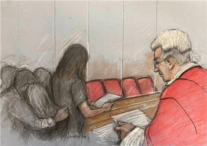 Die Mutter eines der Opfer der ehemaligen Krankenschwester vor Gericht 
