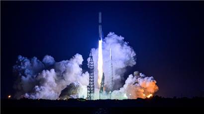 Die New-Glenn-Rakete von Blue Origin hebt vom Launch Complex 36 der Cape Canaveral Space Force Station in Florida ab
