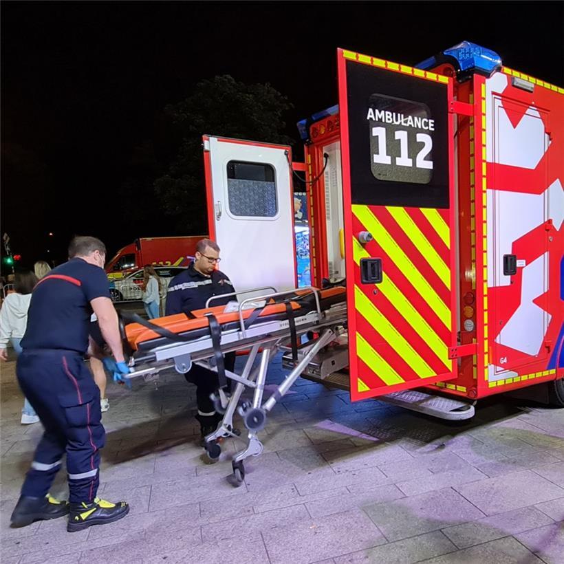 Die Notfallzentrale entscheidet oft in Absprache mit den Sanitätern vor Ort, wan...