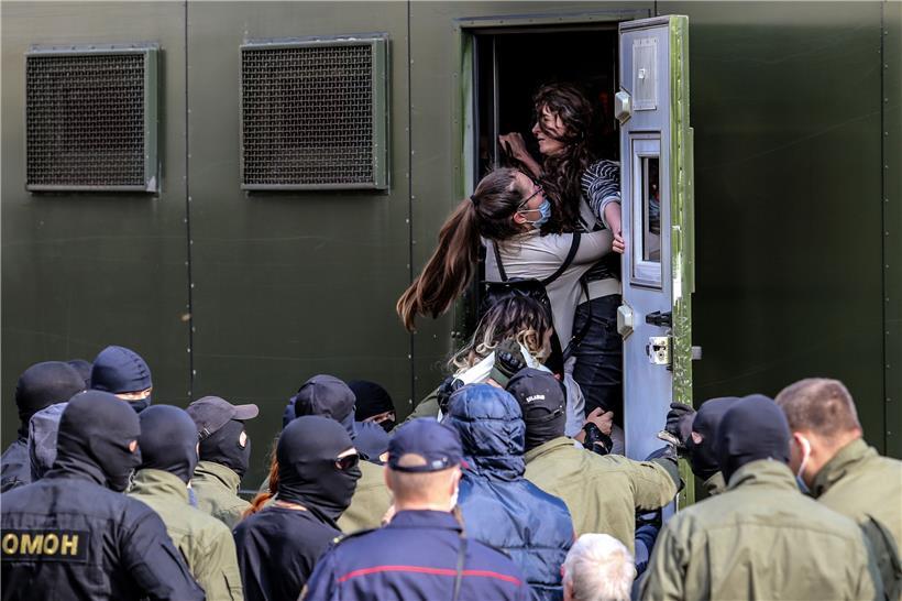 „Die Oliven machen wieder Jagd“, wird in den Netzwerken gewarnt: In Belarus kassieren die Sicherheitsbehörden weiter Demonstranten ein 
