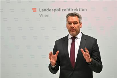 Die Opposition forderte gestern geschlossen den Rücktritt des österreichischen Innenministers Karl Nehammer

