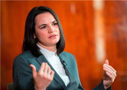 Die Oppositionskandidatin Swetlana Tichanowskaja musste im August kurz nach den Präsidentschaftswahlen ins Ausland fliehen, da ihre Sicherheit in Belarus nicht mehr garantiert war
