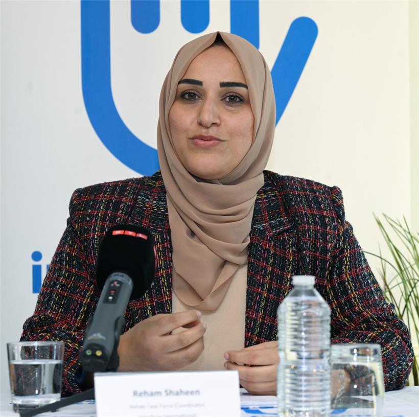 Die Palästinenserin Reham Shaheen, Mitarbeiterin von Handicap International, erzählte von ihrer Arbeit und ihrem Leben im abgesperrten Gazastreifen
