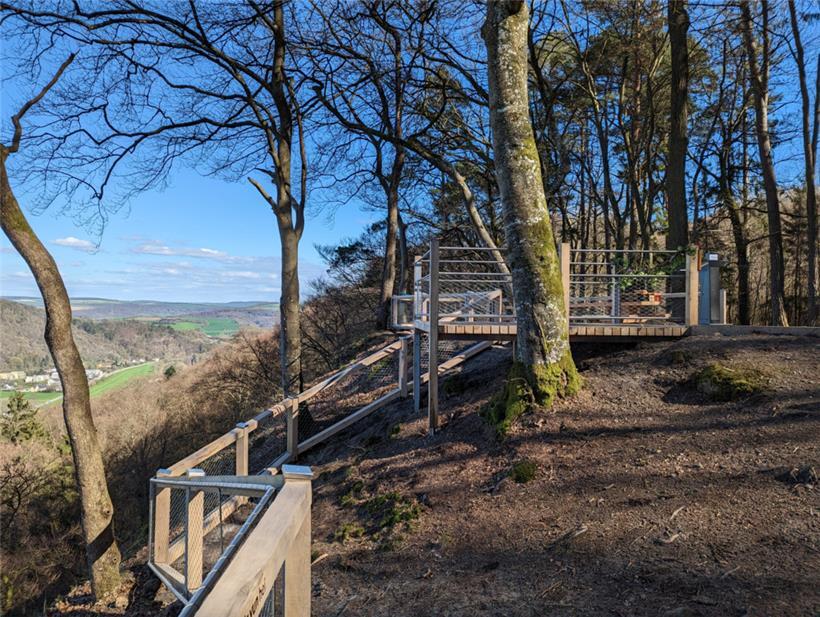 Die Paulsplatte befindet sich 50 Meter über der Wolfsschlucht
