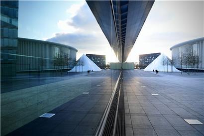 Die Philharmonie gehört zu den auffälligsten Gebäuden auf Kirchberg
