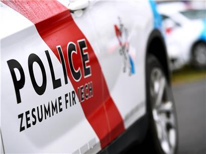 Polizeieinsatz am Freitagabend und in der Nacht zum Samstag mit Einsatzfahrzeugen und Beamten im Einsatz