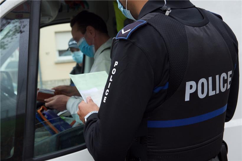 Die Polizei musste gleich dreimal in der Nacht von Montag auf Dienstag Fahrer mit positiven Alkohol- oder Drogentest stoppen
