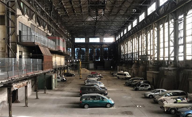 Die Polizei nutzte die Halle bis zum Sommer 2022 als Autohof
