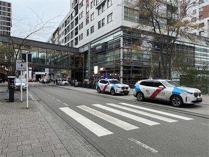 Die Polizei war am Montag mit mehreren Streifenwagen auf Belval
