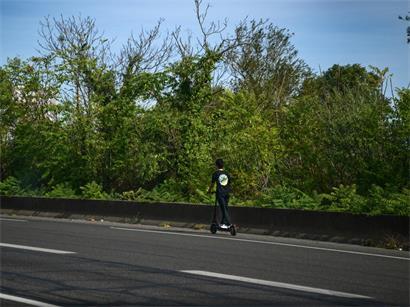Die Polizei weist darauf hin, dass manipulierte E-Scooter erhebliche Risiken birgen