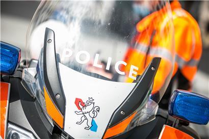 Die Polizeigewerkschaft SNPGL hat die Nase gestrichen voll: Wer einen Posten mit besonderer Verantwortung hat, soll auch dementsprechend entlohnt werden, fordert sie. Weil aber weder Polizeigeneraldirektion noch Minister Henri Kox diesbezüglich etwas unternehmen würden, wolle die Gewerkschaft jetzt die Schlichtungsprozedur einleiten. 
