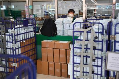 Die Post in Hongkong will wegen des Zollstreits keine Pakete mehr in die USA schicken
