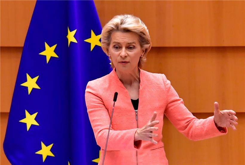 Die Präsidentin der Europäischen Kommission Ursula Von der Leyen hält ihre erste Rede zur Lage der Union im Parlament der Europäischen Union in Brüssel
