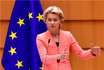 Die Präsidentin der Europäischen Kommission Ursula Von der Leyen hält ihre erste Rede zur Lage der Union im Parlament der Europäischen Union in Brüssel
