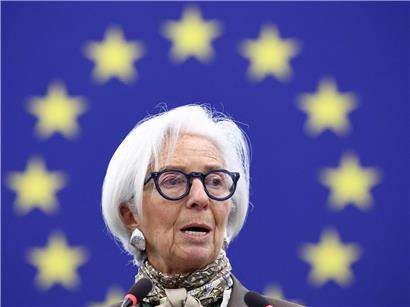 Christine Lagarde, Präsidentin der EZB, spricht zur Beruhigung der Öffentlichkeit über den Digitalen Euro und dessen Vorteile