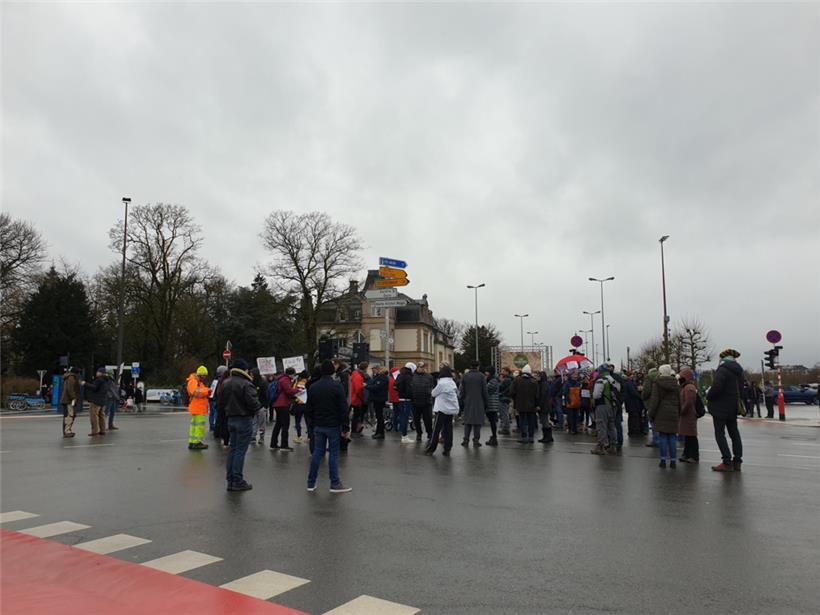 Die Proteste am Glacis verliefen friedlich. Dort hatten sich kaum mehr als 50 Teilnehmer eingefunden.
