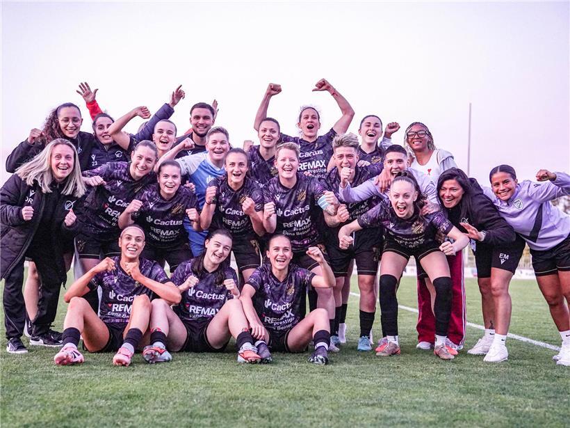 Racing-Frauen feiern ihren ersten Saisonsieg auf der Rennstrecke, Teamziel erfolgreich erreicht