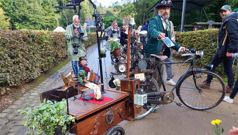 Die „Recicleta“ von Marionetas Apokellen – ein Hauch von Giro d’Italia oder Vuelta ciclista de Chile, anno 1900?
