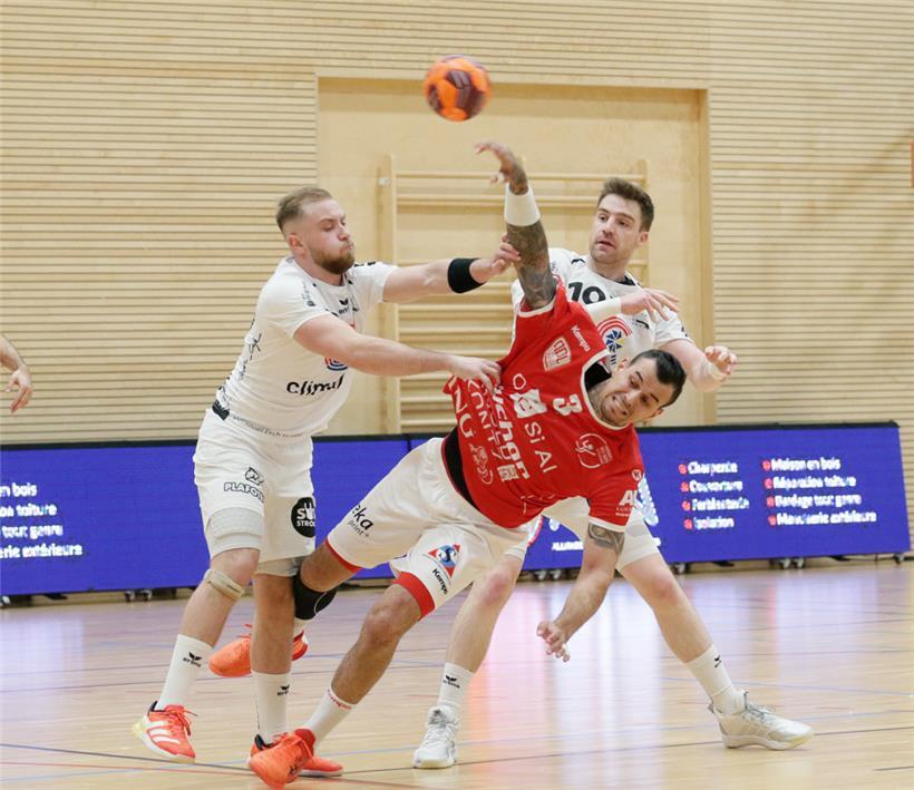 Die Red Boys und Roman Becvar (in Rot) kämpfen im Saisonfinale gegen Esch um Felix Werdel (l.) und Julien Kohn um den Titel
