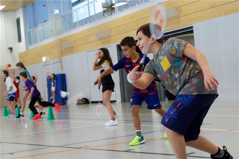 Die Regierung sei sich der Wichtigkeit des Schulsports bewusst, schreibt Dan Kersch in seiner Antwort
