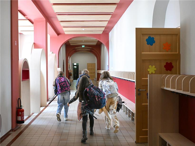 Renovierung der Brill-Schule mit Erhalt des geschützten architektonischen Charakters und historischen Fassadendetails