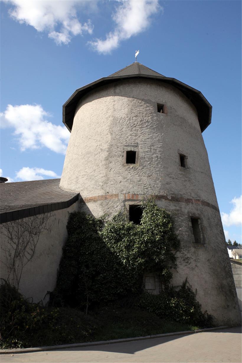 Die Reste der alten Windmühle in Niederwiltz sind in Privatbesitz und genau wie das Bauwerk beim CHL der Öffentlichkeit nicht zugänglich
