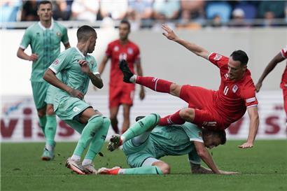 Die „Roten Löwen“ wurden zweimal zu Fall gebracht (hier: Edvin Muratovic)
