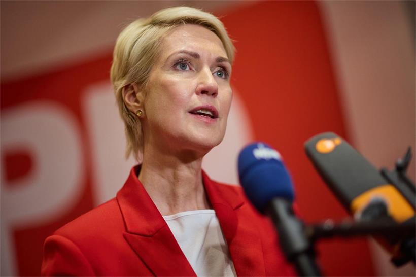 Die SPD-Ministerpräsidentin aus Mecklenburg-Vorpommern, Manuela Schwesig, gilt als aussichtsreichste Kandidatin für den Ko-Parteivorsitz in der SPD