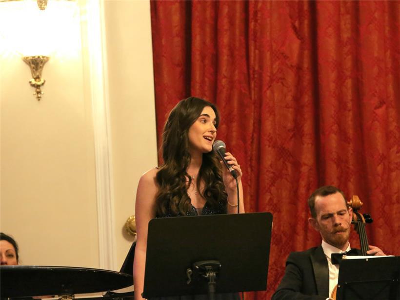 Die Sängerin Deborah Marinkovic