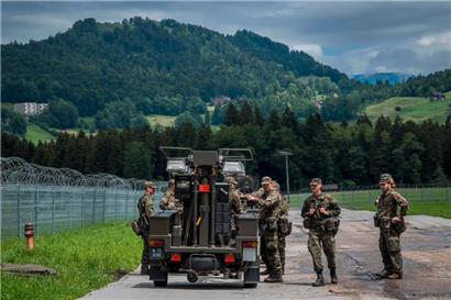 Die Schweizer Armee bereitet sich auf die Absicherung des Konferenzortes vor

