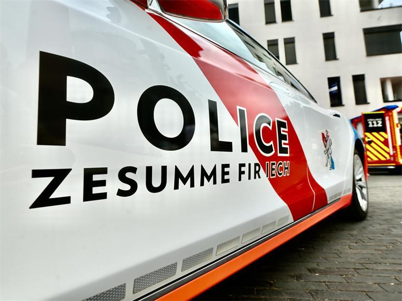 Polizeibeamte der Homicide-Abteilung am Einsatzort, Symbolbild für Mordermittlungen und Kriminalpolizei