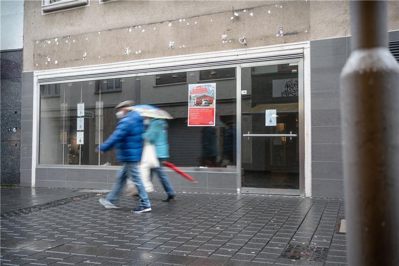 Die Selbstständigen wurden von der Corona-Krise schwer erwischt. Im Kontext dessen schreibt die FDA, dass „das Recht auf ein Ersatzgehalt ein Thema bleibt“, auch wenn für die akute Phase eine zufriedenstellende Absicherung erreicht worden sei
