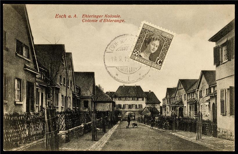 Die Siedlung an der Ehleringer Straße (Dr. Welter), rue de l’Acier. Im Hintergru...