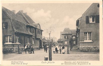 Die Siedlung auf der Acht (Léon Weirich) von der Kreuzung der rue de l’Usine mit der rue Léon Weirich aus gesehen
