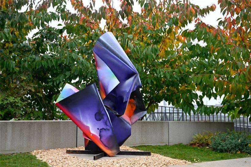 Die Skulptur „Minett Flower“ wurde im Juni bei einem Live-Painting kreiert
