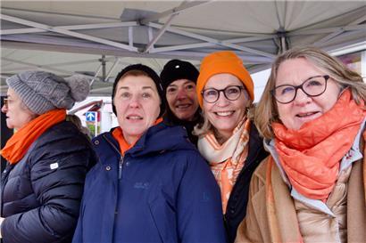 Die Soroptimisten an ihrem Stand, wo sie unter anderem „Boxemännercher“ für den guten Zweck verkauften
