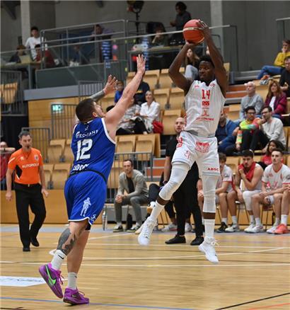 Die Sparta-Truppe profitiert von der Erfahrung eines Jarvis Williams (r.)
