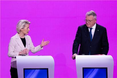 Die Spitzenkandidaten Ursula von der Leyen (l.), für die Europäische Volkspartei, und Nicolas Schmit, für die Sozialdemokratische Partei Europas
