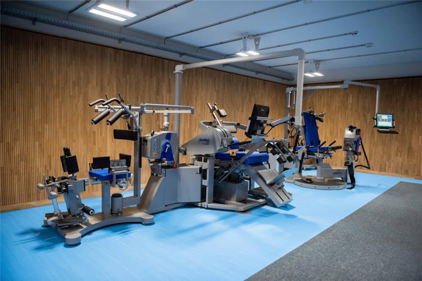 Die SportFabrik bietet unter anderem Platz für fast schon futuristisch anmutendes Trainingsgerät. 
