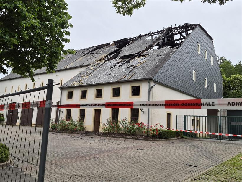 Feuerwehr CGDIS bei Nachlöscharbeiten nach Brand in Lultzhausen am Wochenende