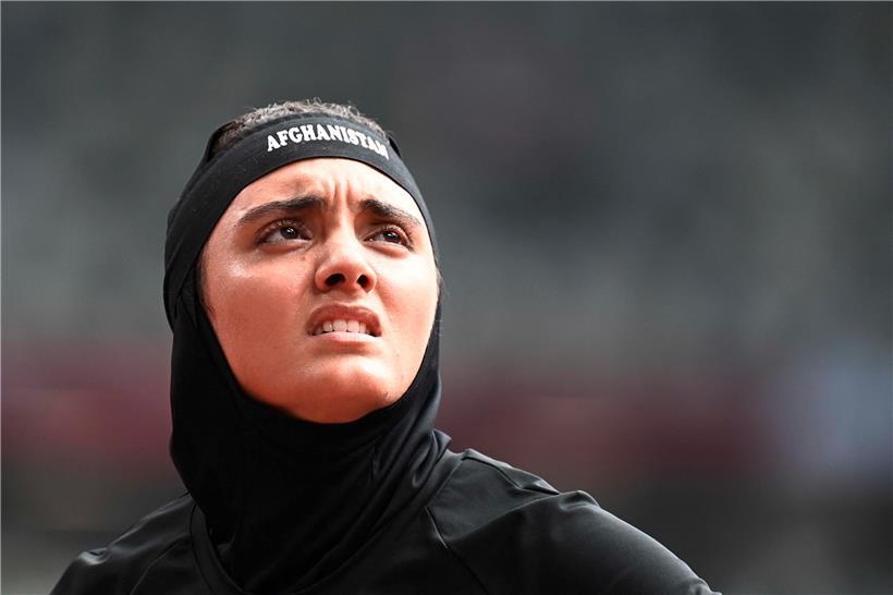 Die Sprinterin Kamia Yousufi ist eine der wenigen afghanischen Frauen, die an Olympischen Spielen teilnehmen durften. Sie und ihre Landsfrauen stehen vor einer ungewissen Zukunft.
