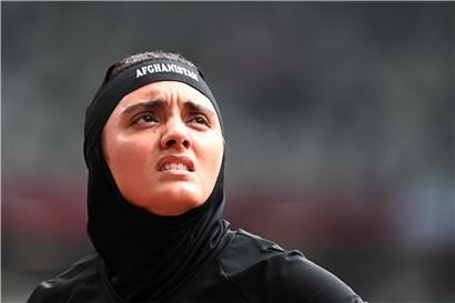 Die Sprinterin Kamia Yousufi ist eine der wenigen afghanischen Frauen, die an Olympischen Spielen teilnehmen durften. Sie und ihre Landsfrauen stehen vor einer ungewissen Zukunft.
