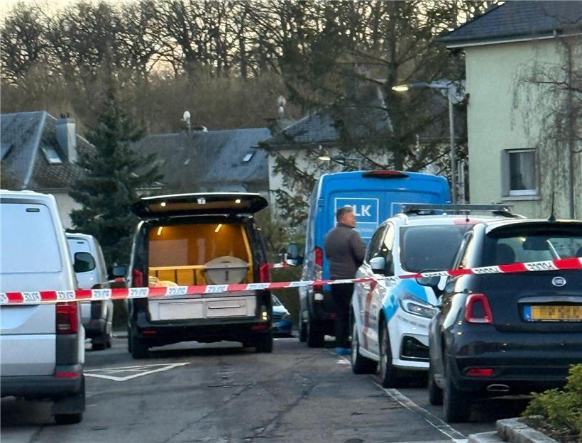 Spurensicherung und Mordkommission bei Tatortarbeit am Samstag im Einsatz