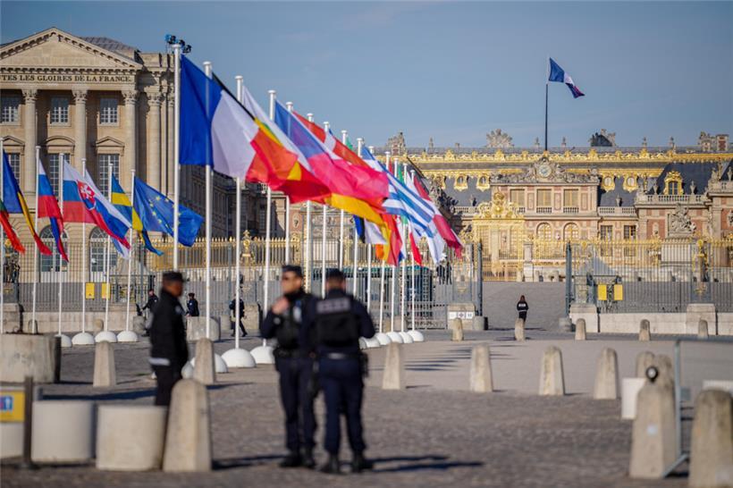 Die Staats- und Regierungschefs der Europäischen Union tagen seit gestern im Schloss von Versailles
