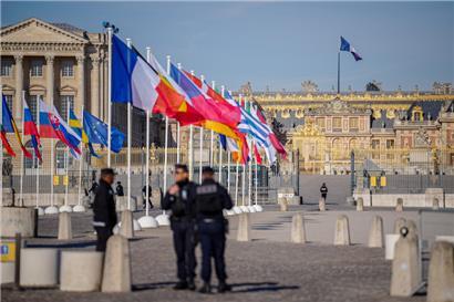 Die Staats- und Regierungschefs der Europäischen Union tagen seit gestern im Schloss von Versailles

