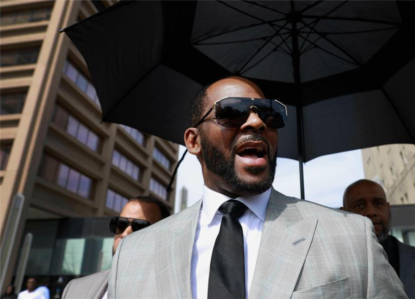Die Staatsanwaltschaft hat schwere Vorwürfe gegen den Ex-Popstar R. Kelly erhoben
