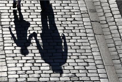 Die Staatsanwaltschaft weist darauf hin, dass der Kauf von Sexpuppen, die Minderjährige oder Kinder darstellen, strafbar ist
