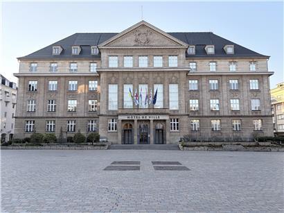 Stadt Esch entscheidet sich gegen geplantes Darlehen, finanzielle Stabilität und kommunale Haushaltsplanung