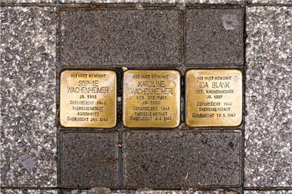 Die Stolpersteine der Familie Wachenheimer in der Alzettestraße

